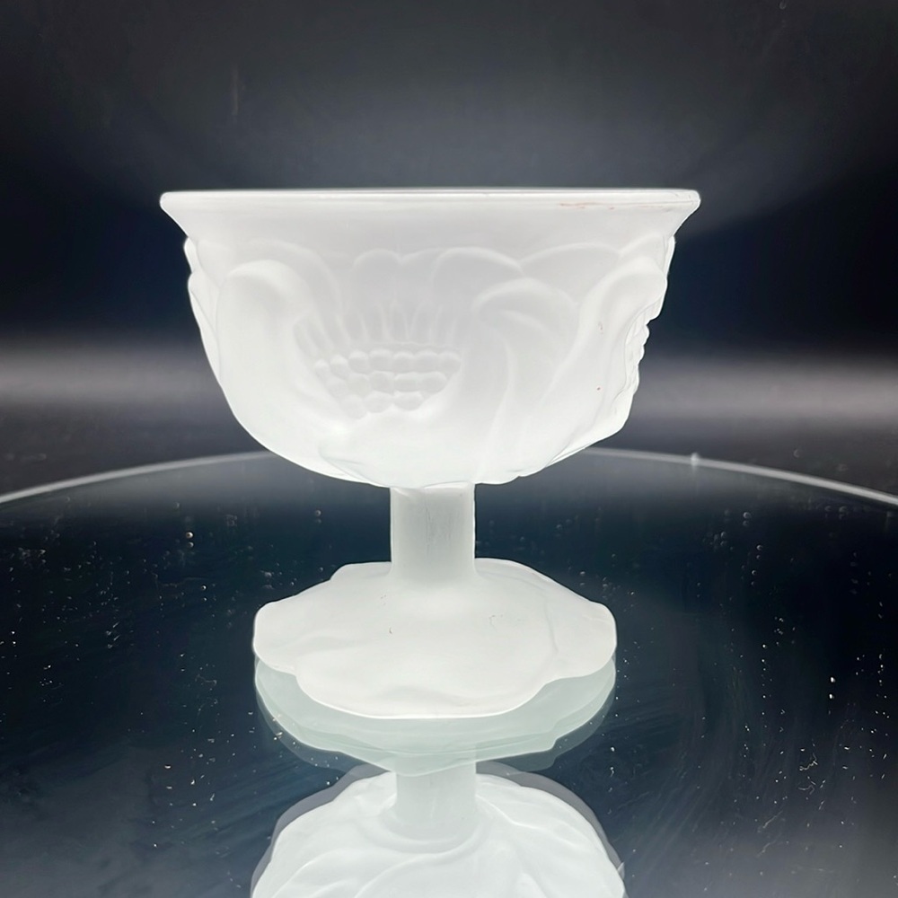 AVON WHITE FROSTED GLASS CUP